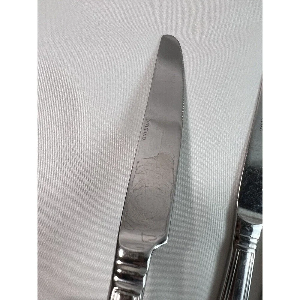 Oneida Stainless‎ 9” Dinner Knives Set Of 4